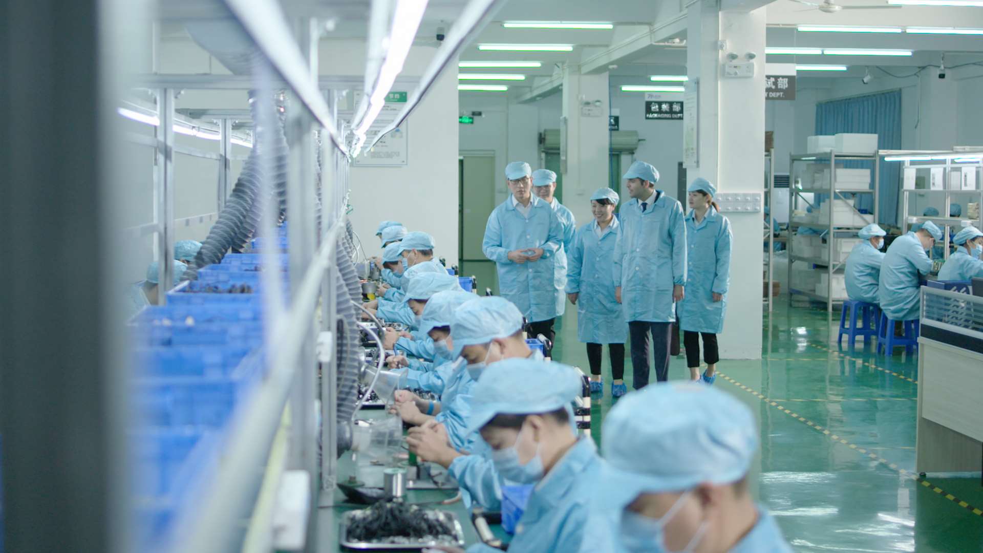 企业宣传片拍摄了了；重要的客户检查了工厂的加工整个过程赢得客户认可